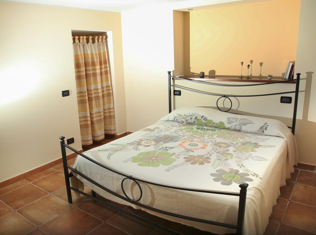 Villa Suber Sperlonga Szoba fotó